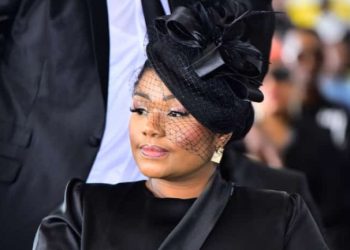 Barbara kanam aux obsèques de tshala mwana : « une étoile nous a quitte une des plus grandes artistes du continent a rejoint l’éternité »