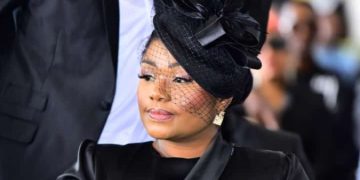 Barbara kanam aux obsèques de tshala mwana : « une étoile nous a quitte une des plus grandes artistes du continent a rejoint l’éternité »