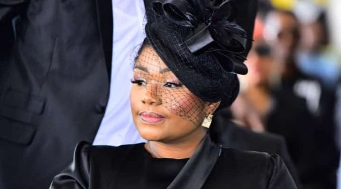 Barbara kanam aux obsèques de tshala mwana : « une étoile nous a quitte une des plus grandes artistes du continent a rejoint l’éternité »