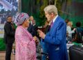 Eve Bazaiba à John Kerry : « au lieu des pressions, la RDC attend que les Etats-Unis encouragent les entreprises américaines à investir dans les blocs pétroliers »