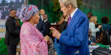 Eve Bazaiba à John Kerry : « au lieu des pressions, la RDC attend que les Etats-Unis encouragent les entreprises américaines à investir dans les blocs pétroliers »