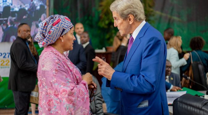 Eve Bazaiba à John Kerry : « au lieu des pressions, la RDC attend que les Etats-Unis encouragent les entreprises américaines à investir dans les blocs pétroliers »