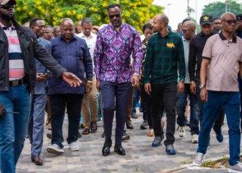 Kinshasa : Spoliation du terrain de l’école protestante Lisanga qui abrite également l’église Philadelphie : le Ministre de l’EPST Tony Mwaba ordonne la suspension des travaux