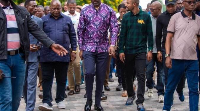 Kinshasa : Spoliation du terrain de l’école protestante Lisanga qui abrite également l’église Philadelphie : le Ministre de l’EPST Tony Mwaba ordonne la suspension des travaux