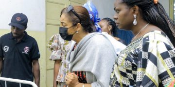 Lubumbashi : Benatar Chilufya Mathilda clôture le mois de la femme par une tournée de compassion dans différentes structures