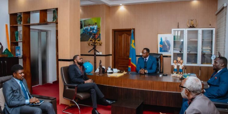 EPST: l’artiste musicien Ferré Gola s’engage à accompagner la gratuite de l’enseignement de base