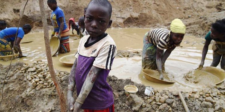 Journée mondiale contre le travail des enfants : 160 millions de filles et garçons âgés de 5 à 7 ans concernés et l’Afrique classée en premier