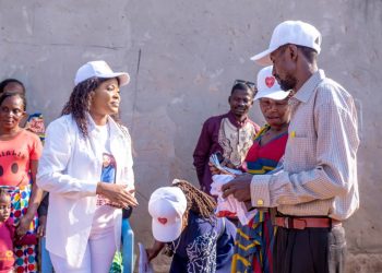 Likasi : Egée Tshiala installe avec pompe le comité de sa fondation au quartier jolie site