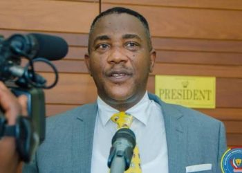 Assemblée provinciale de Kinshasa : Impayés depuis 19 mois, les assistants parlementaires pointent du doigt Gode Mpoyi et son questeur (Déclaration)