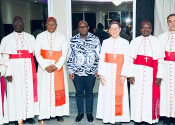 Lubumbashi : Les relations entre l&rsquo;église catholique et l&rsquo;État congolais, au centre de la rencontre du premier ministre et l&rsquo;envoyé spécial du Pape François