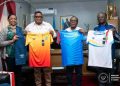 Sport-RDC: La FECOFA présente officiellement le nouveau maillot des léopards au ministre des sports et loisirs François Kabulo