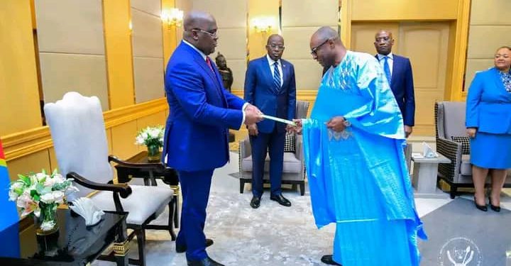 Diplomatie : Quatre nouveaux ambassadeurs dont ceux de la Grande-Bretagne et du Sénégal présentent leurs lettres de créance au Président Felix Tshisekedi