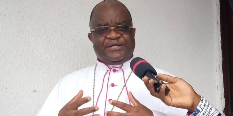 Guerre à l’Est: Deux ans après, l’évêque de Goma Willy Ngumbi exige au gouvernement la levée de l’Etat de siège pour manque des résultats
