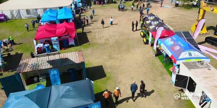 Semaine minière à Lubumbashi : montage des stands et retraits des badges déjà en cours