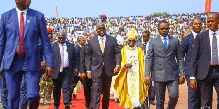 Jubilé d’argent de Mgr Kasanda à Mbuji-Mayi : Felix Tshisekedi dénonce la dérive au sein de l’église catholique en RDC
