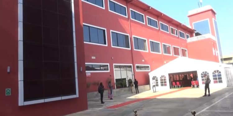 Haut-Katanga : Le ministre provincial de finances John Kitonge inaugure le nouveau centre commercial de la société Liberty Ma Maison