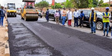 Lubumbashi : les avenues du parc , Ngongo-Lutete, de l’église en pleine réhabilitation visitées par le gouverneur Jacques Kyabula .