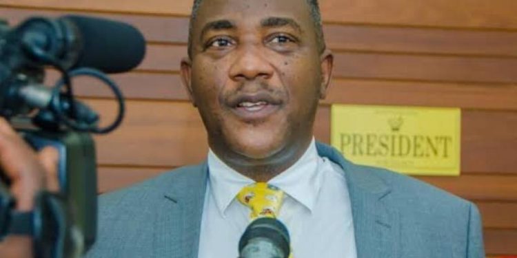 Kinshasa : « Mon contrôle parlementaire a un sens puisque à ce jour, les ministres provinciaux ainsi que les fonctionnaires sont à plus de 20 mois d’impaiement » Gode Mpoyi