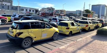 Kinshasa : Plusieurs responsables des taxis ayant des vitres teintées interpellés par la police pour non-respect des mesures