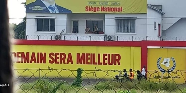 Kinshasa : après les leaders du parti Ensemble, le siège du Parti de Jean-Marc Kabund perquisitionné par les éléments de la Garde républicaine (Porte-parole Ghislain Mwanji)