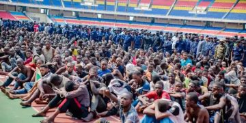 Insécurité à Kinshasa : 1237 kuluna arrêtés et présentés au ministre de l&rsquo;intérieur Peter Kazadi