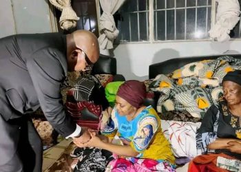 RDC : Le premier ministre SAMA LUKONDE et quelques membres de son gouvernement en visite de réconfort à la veuve de Chérubin Okende