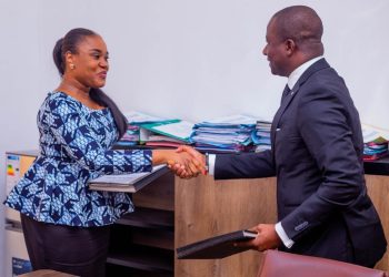 ONEM: Après la remise et reprise, le DG Fanon BEYA promet de « tout mettre en œuvre afin de fournir de l’emploi à chaque citoyen disposé à en recevoir »