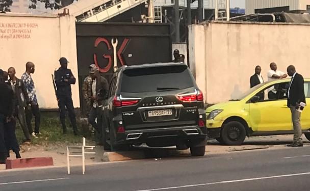 Urgent: attendu ce jeudi à la Cour constitutionnelle, Chérubin Okende retrouvé mort à bord de sa jeep sur la route des poids lourd à Kinshasa
