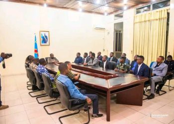 Kasaï-Oriental : le gouverneur Mathias Kabeya échange avec les magistrats récemment nommés