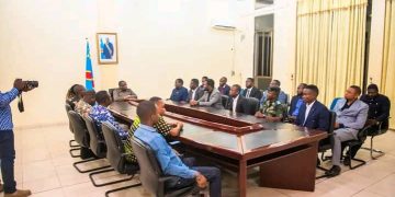 Kasaï-Oriental : le gouverneur Mathias Kabeya échange avec les magistrats récemment nommés