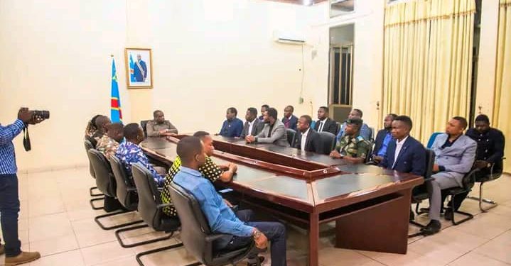 Kasaï-Oriental : le gouverneur Mathias Kabeya échange avec les magistrats récemment nommés