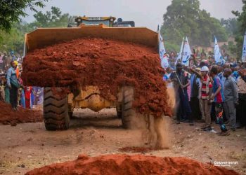 Kasaï-Oriental : les travaux de construction de 14 km de la voirie urbaine lancés à Mbuji-Mayi