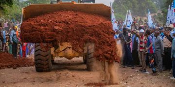 Kasaï-Oriental : les travaux de construction de 14 km de la voirie urbaine lancés à Mbuji-Mayi