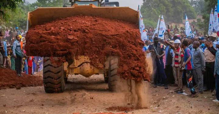 Kasaï-Oriental : les travaux de construction de 14 km de la voirie urbaine lancés à Mbuji-Mayi