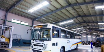 Transport-RDC : L’usine de montage suprême automobile vient de produire 12 bus de marque Mercedes confirme le Ministre des Transports Marc Ekila