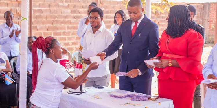 Lubumbashi : Plus de 100 femmes bénéficient d’un appui financier de la fondation Jéthro Muyombi pour la relance de leurs activités