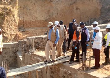 Lomami : le PCA de l’OVD Martin Tshipama Lunganga inspecte les travaux de lutte anti-érosive à Mwene-ditu