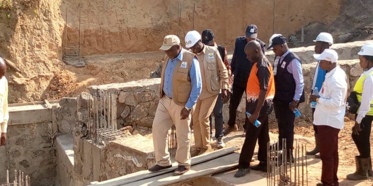 Lomami : le PCA de l’OVD Martin Tshipama Lunganga inspecte les travaux de lutte anti-érosive à Mwene-ditu