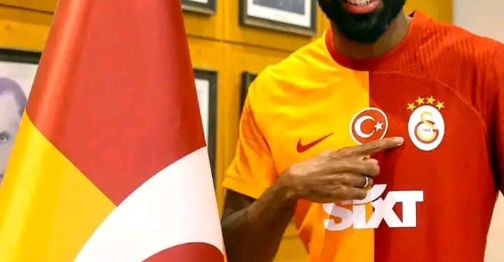 Mercato : Cédric Bakambu rejoint à Galatasaray pour deux saisons