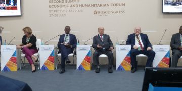 Forum Russie-Afrique : Le Recteur Victor KALUNGA, orateur et invité de marque à St Petersbourg