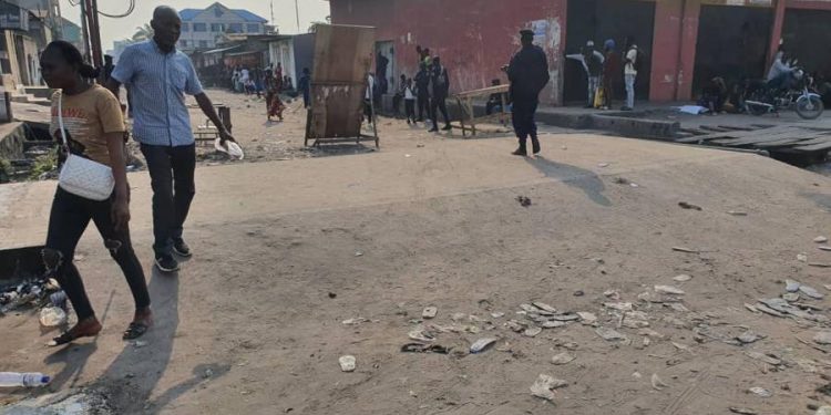 Insécurité à Kinshasa : La police militaire a bouclé samedi matin les communes de Lingwala, Kintambo, Ngaliema en vue de démanteler les réseaux des criminels