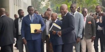 Rencontre CENI-Opposition: L’ancien premier ministre Adolphe Muzito est arrivé au Fleuve Congo Hôtel
