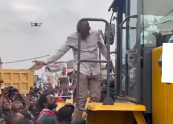 Gecoco Mulumba : « Le sénateur Reagan Bakonga est un élu de la Tshuapa. Il doit être en vacances parlementaires. pas se mêler des travaux lancés à Kinshasa »