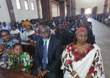 Bunkeya : la députée Dominique Munongo salue les 25 ans de règne du sénateur Godefroid Munongo sur le trône des Bayeke