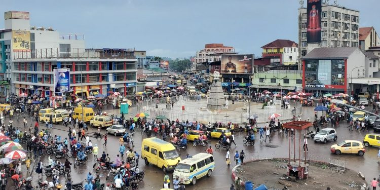 Dépréciation du franc Congolais : Le gouvernement traque les bureaux de change qui utilisent un taux non conventionnel à Kinshasa (constat)
