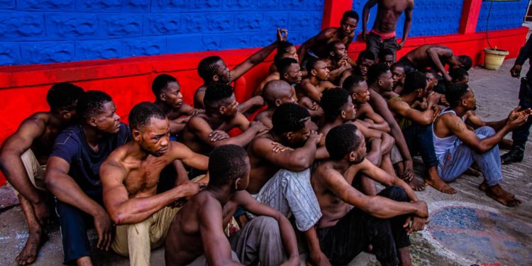 Insécurité à Kinshasa : 24 malfaiteurs dont une femme tombent dans les filets de la police