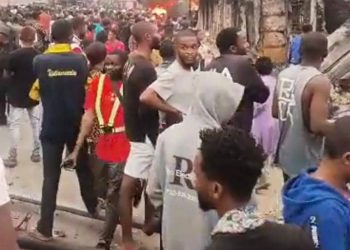 Kinshasa : Près de 3 morts et plusieurs dégâts matériels enregistrés ce mardi à la suite de l’incendie d’un camion-citerne rempli d’essence au rond-point Ngaba