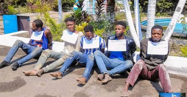 Haut-Katanga : 3 groupes des bandits à main armée présentés au gouverneur Jacques Kyabula