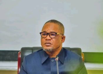 Lutte contre les embouteillages à Kinshasa : le ministre de l’intérieur Peter Kazadi annonce la délocalisation de tous les arrêts qui encombrent les carrefours