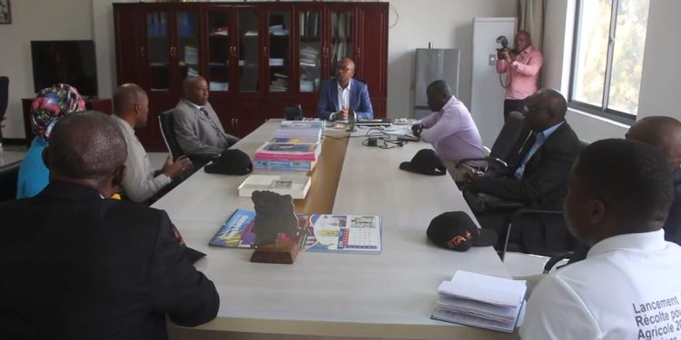 Haut-Katanga : La production locale des semences au centre de l’échange entre le ministre provincial de l’agriculture Joseph Kayumba et une délégation du PDL-145T